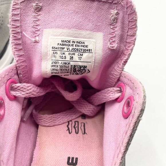 Converse Chuck Taylor All Stars - size 11 - Picture 7 of 8